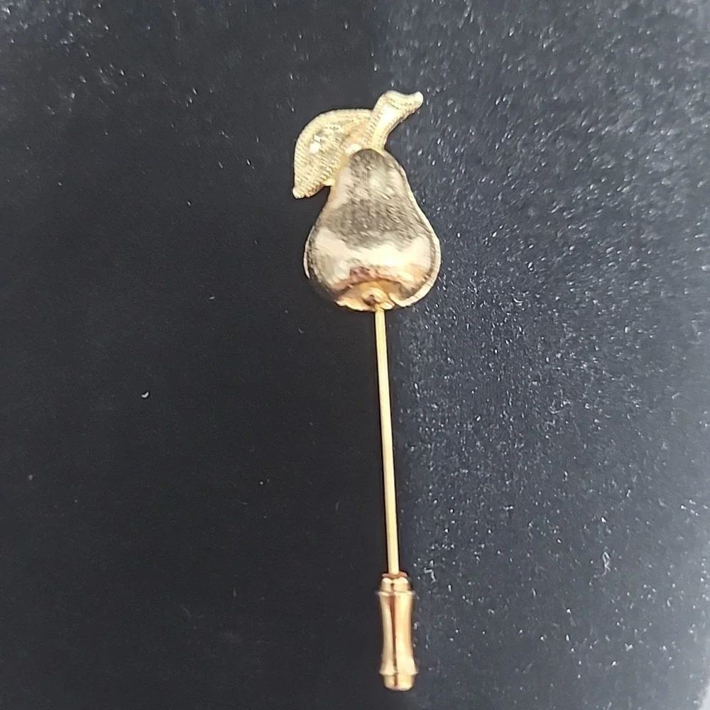 Vintage Gold Tone Pear Fruit Lapel Hat Pin Brooch